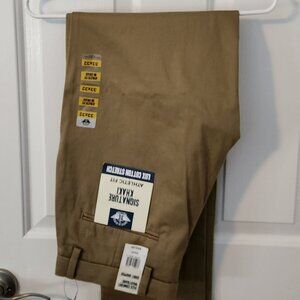 Dockers Signature Khakis, Athletic Fit 33x32 (New with Tags)